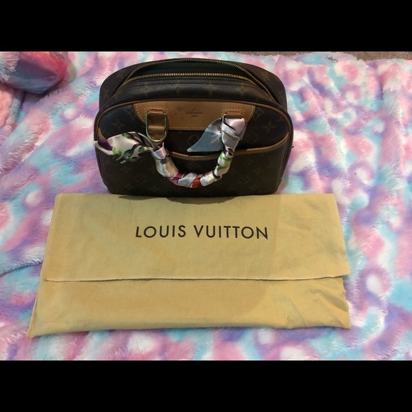 LV Trouville Monogram - Picture 1 of 2